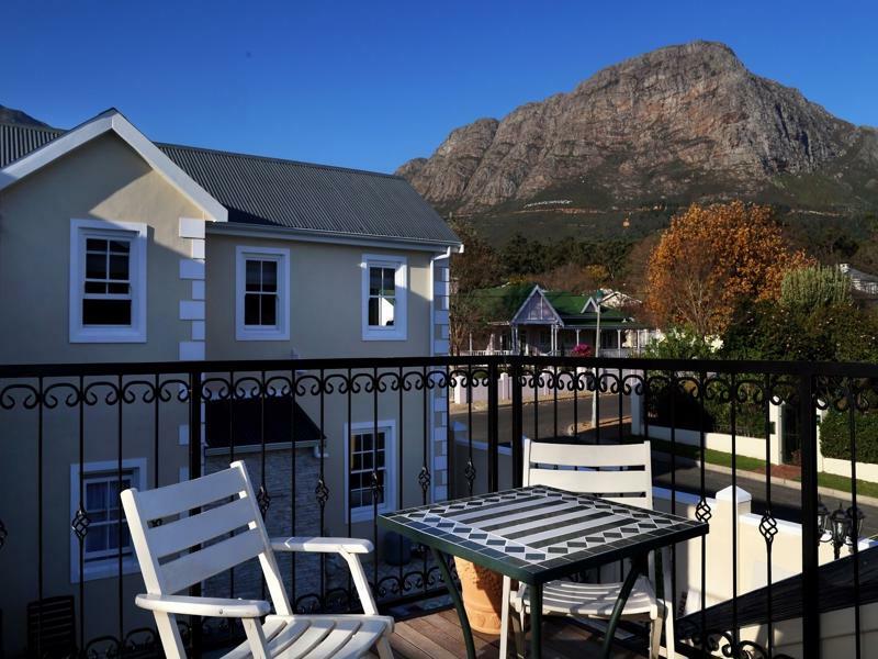 Le Petit Paris Hotel Franschhoek Exterior photo